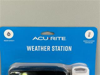 AcuRite - Digital Weather Forecaster Indoor/Outdoor Temperature and Humidity
